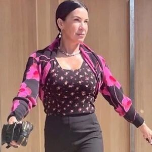 Cabi #4207 Cropped Lean Tank Black/Maroon Pink Floral Knit Top. XS. NWOT